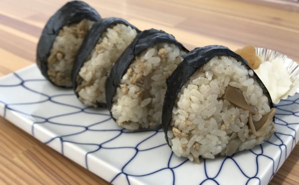 寿司正舞茸おにぎり（１パック500円）